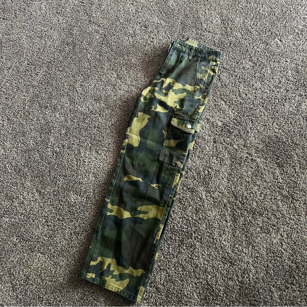 camo cargo jeans - BRAND NEW NEVER WORN-